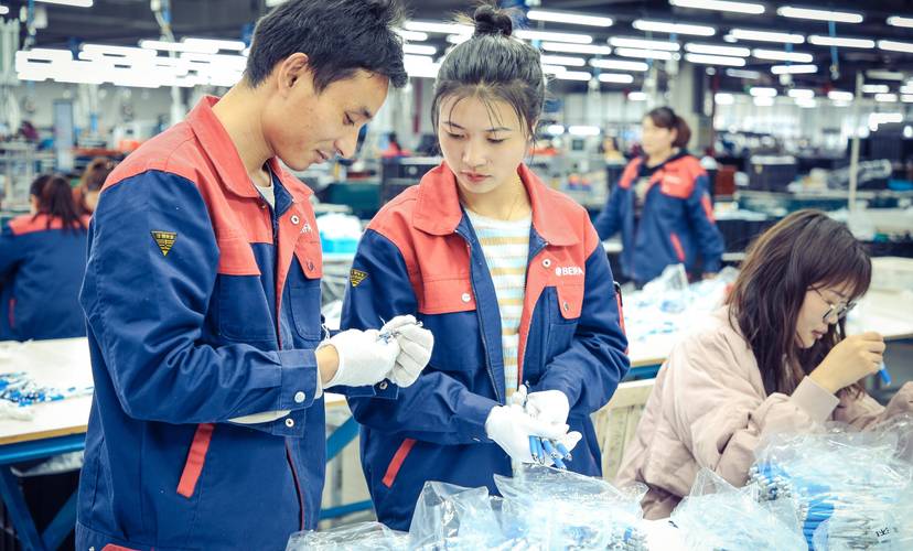 在某国际峰会中,该产品为超过2000名参会者提供实时翻译服务,单日